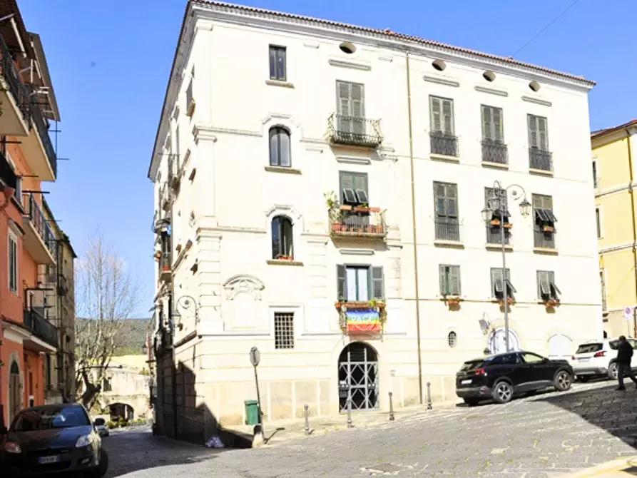 Immagine 1 di Pentalocale in vendita  in Piazza del PENDINO 1 a Eboli