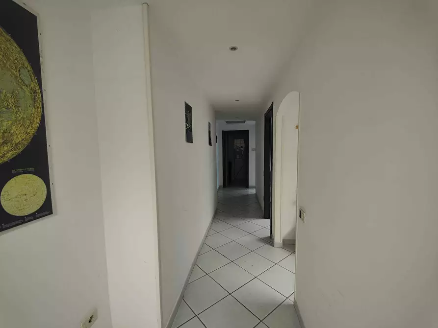 Immagine 11 di Ufficio in vendita  in Via San Leonardo 52 a Salerno