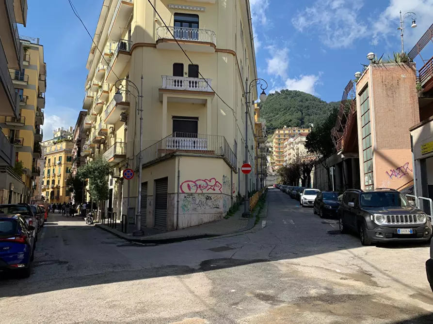 Immagine 1 di Locale commerciale in vendita  in Via Michele Vernieri 58 a Salerno