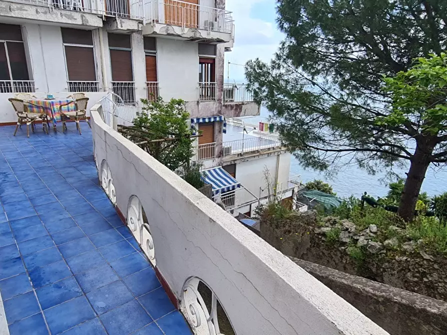 Immagine 12 di Trilocale in vendita  in Via Mauro Comite 7 a Amalfi