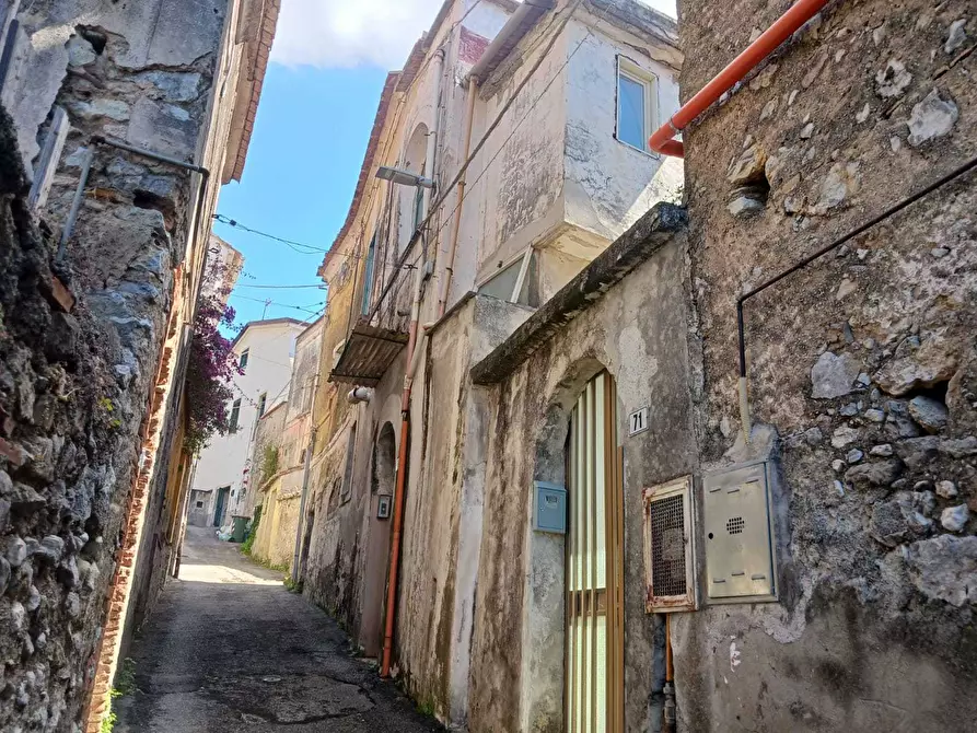 Immagine 1 di Casa semindipendente in vendita  in Via Montecasino 69 a Salerno