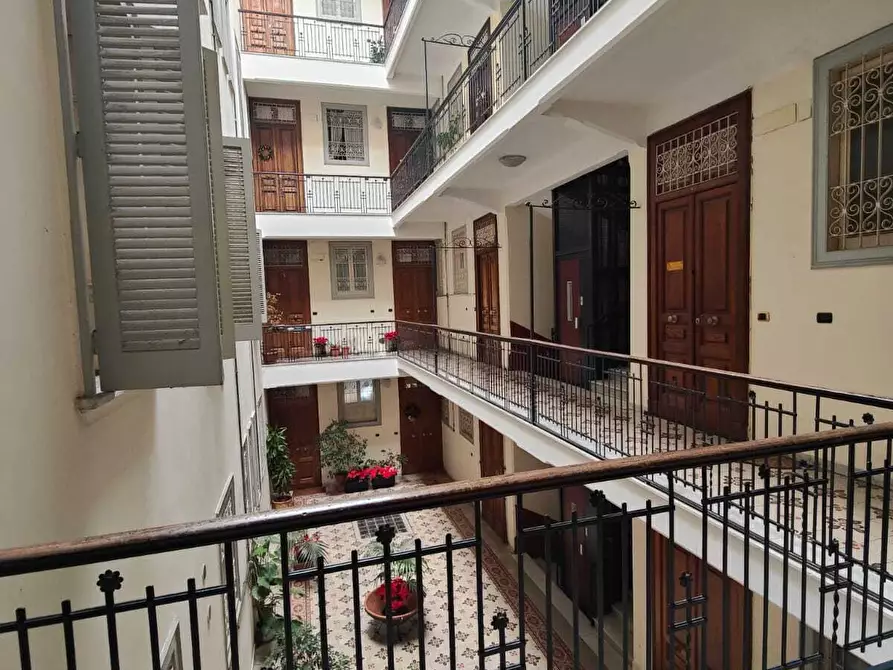 Immagine 9 di Trilocale in vendita  in Via Piave 1 a Salerno