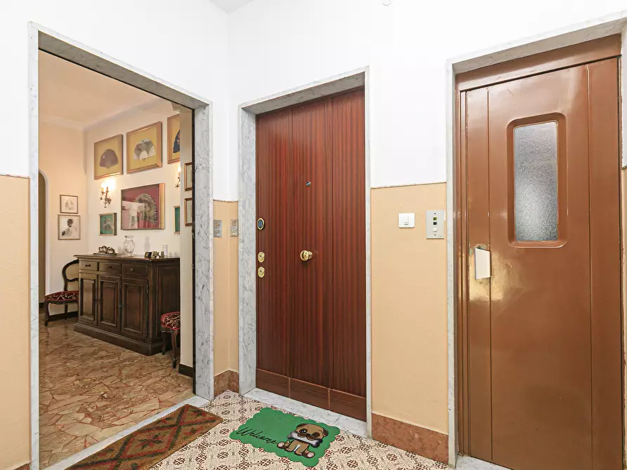 Immagine 41 di Quadrilocale in vendita  in Via Fratelli Gazzo 22/14 a Serra Riccò
