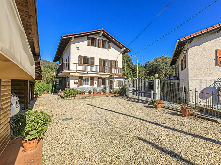 Immagine 59 di Pentalocale in vendita  in Via Costigliolo a Mignanego