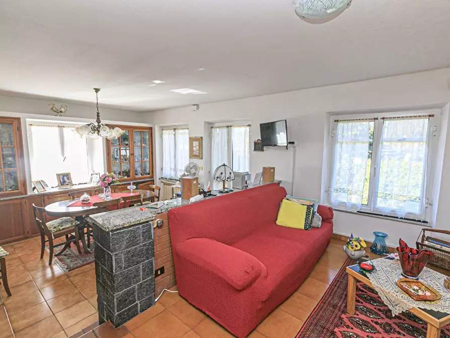 Immagine 11 di Pentalocale in vendita  in Via Costigliolo a Mignanego