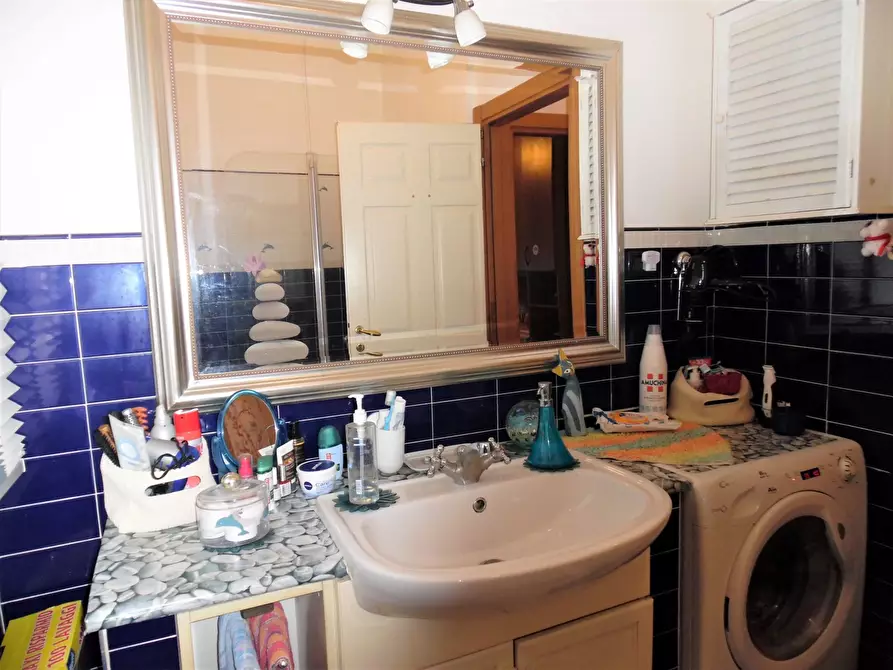 Immagine 30 di Quadrilocale in vendita  in Strada Statale 35 dei Giovi 53 a Mignanego