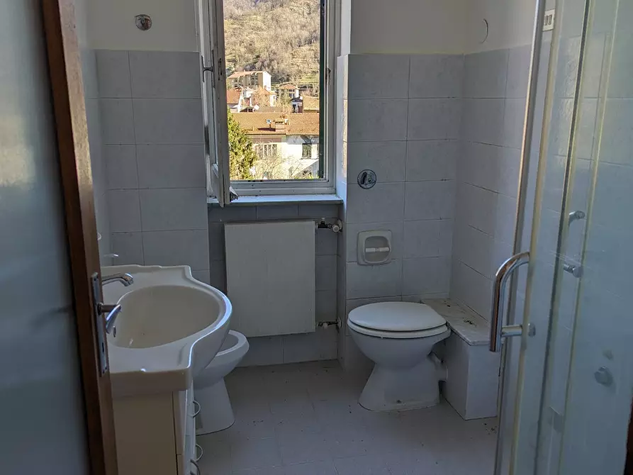 Immagine 50 di Quadrilocale in vendita  in Via Padre Francesco Borghero 33 a Ronco Scrivia