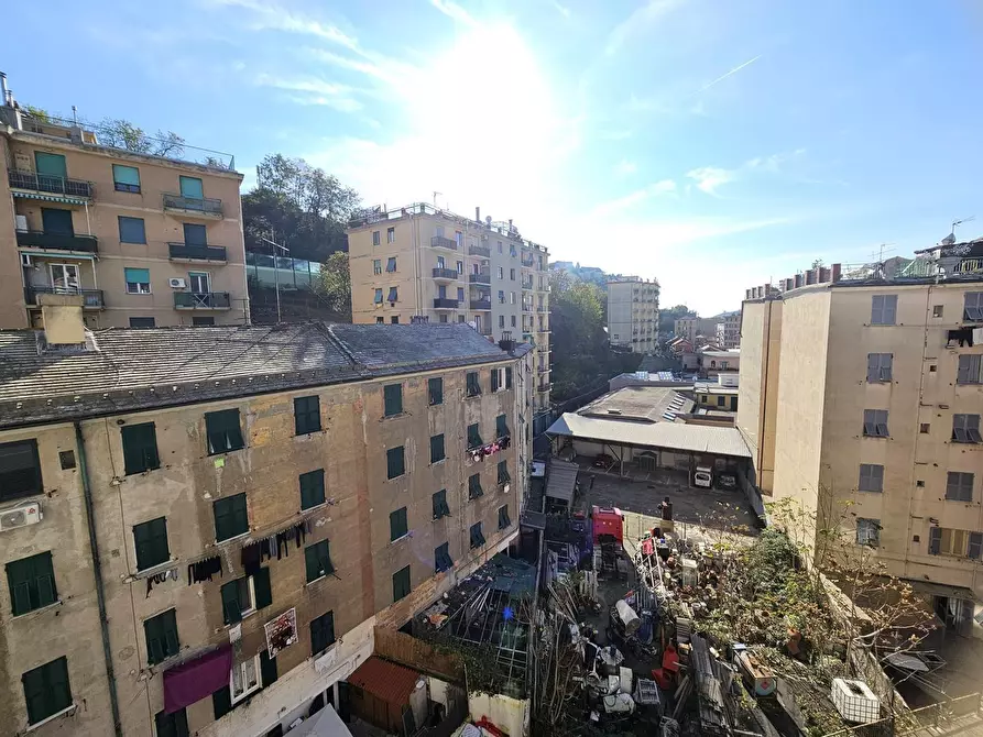 Immagine 12 di Trilocale in vendita  in Via Giovanni Lanza 3 a Genova