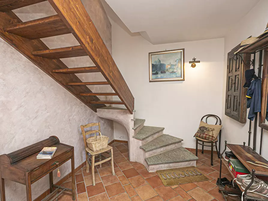 Immagine 22 di Villa in vendita  in Via privata Scanduè 23 a Serra Riccò