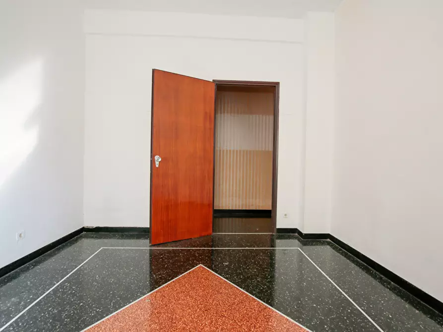 Immagine 30 di Pentalocale in vendita  in Via Paolo Anfossi 68c a Genova