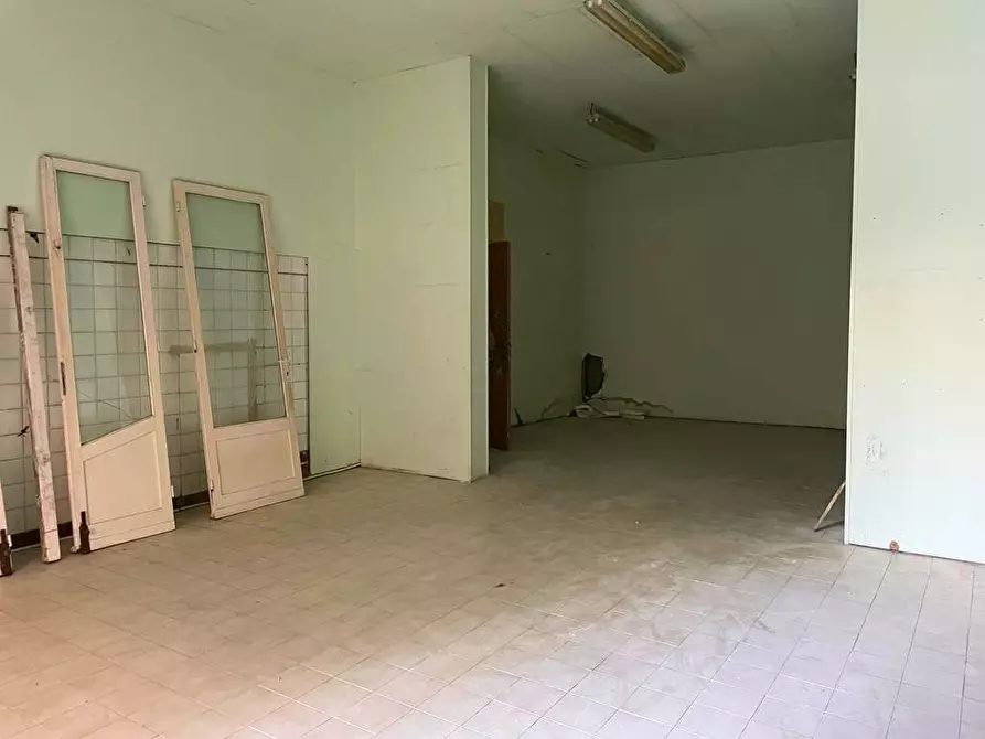 Immagine 5 di Locale commerciale in vendita  a Monte Argentario