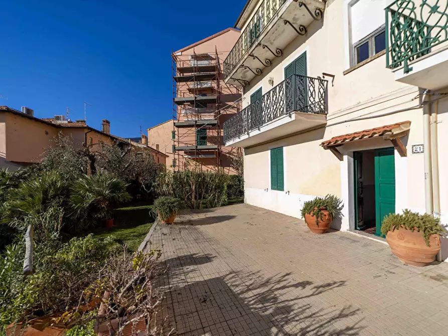 Immagine 10 di Bilocale in vendita  a Monte Argentario