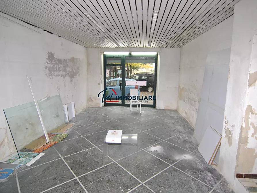 Immagine 15 di Locale commerciale in vendita  in Via del Pettine 5 a Livorno