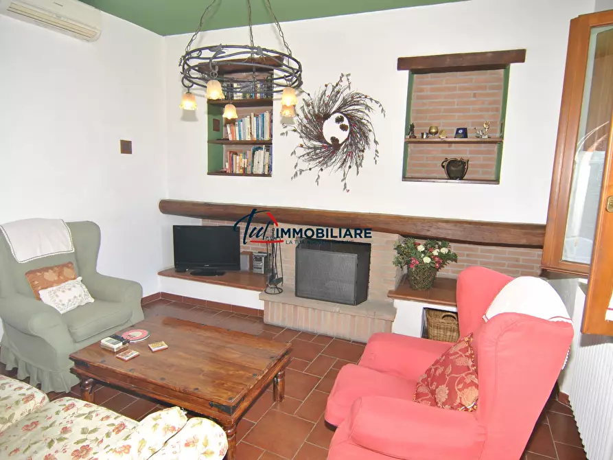 Immagine 5 di Casa indipendente in vendita  in Piazza della Chiesa 16 a Livorno