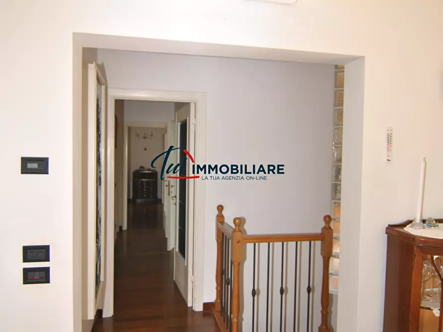 Immagine 9 di Villa in vendita  in Via Kaiser Parodi 15 a Livorno