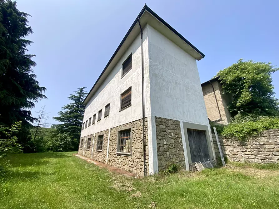Immagine 3 di Rustico / casale in vendita  in Frazione Villa 8 a Serravalle Langhe