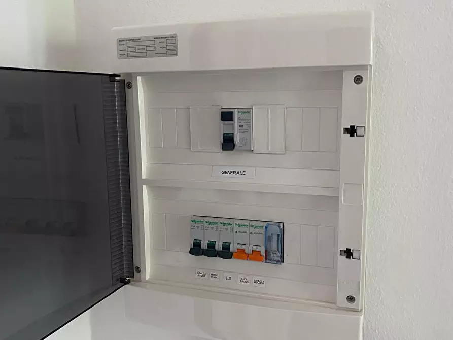 Immagine 14 di Locale commerciale in affitto  in Via Volturno 14 b a Parma