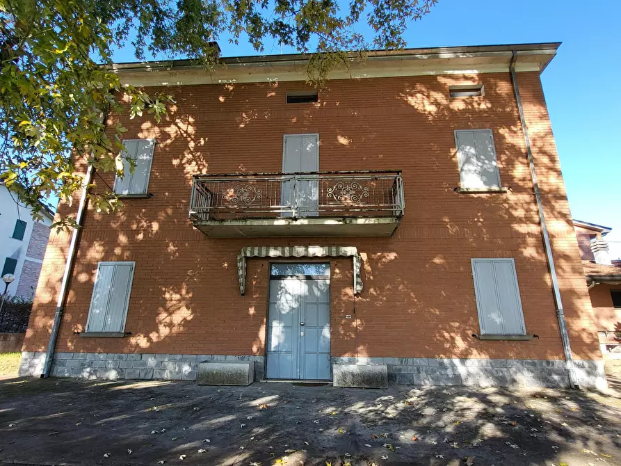 Immagine 11 di Villa in vendita  in Strada Cornazzano 3 a Sissa Trecasali