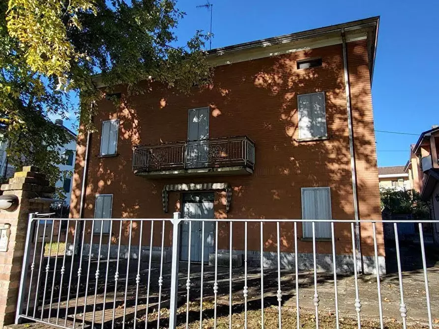 Immagine 10 di Villa in vendita  in Strada Cornazzano 3 a Sissa Trecasali