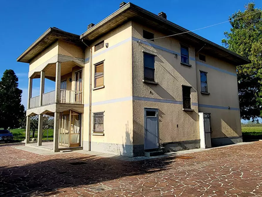 Immagine 10 di Casa bifamiliare in vendita  in Strada Bassa 3 a San Secondo Parmense