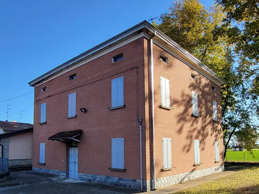 Immagine 50 di Villa in vendita  in Strada Cornazzano 3 a Sissa Trecasali