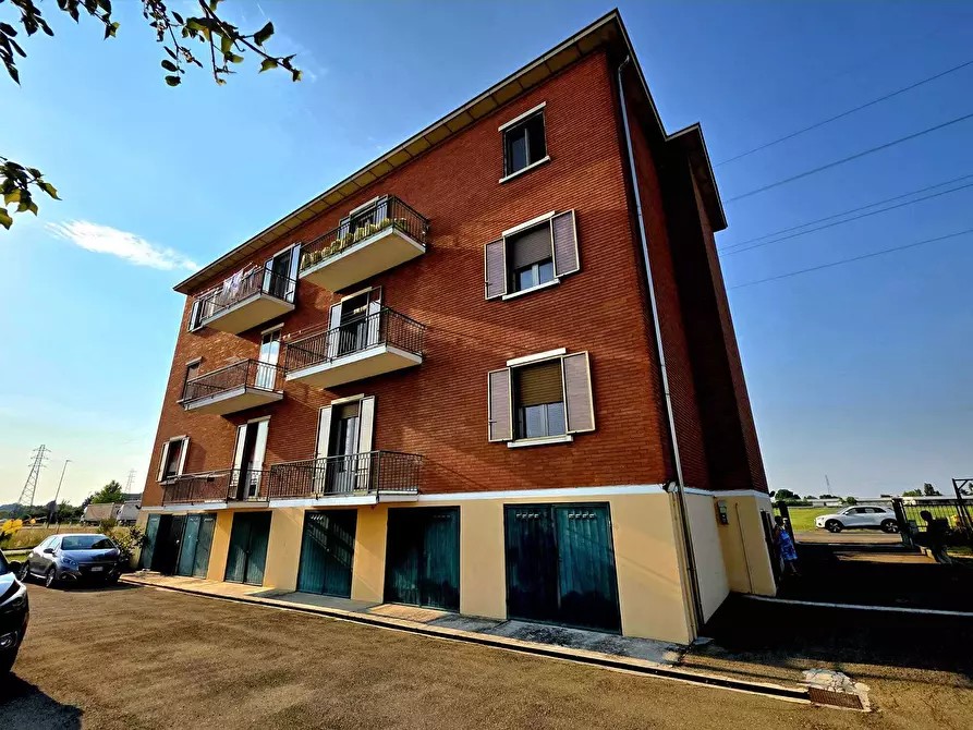 Immagine 28 di Trilocale in vendita  in viale delle esposizioni 83 a Parma