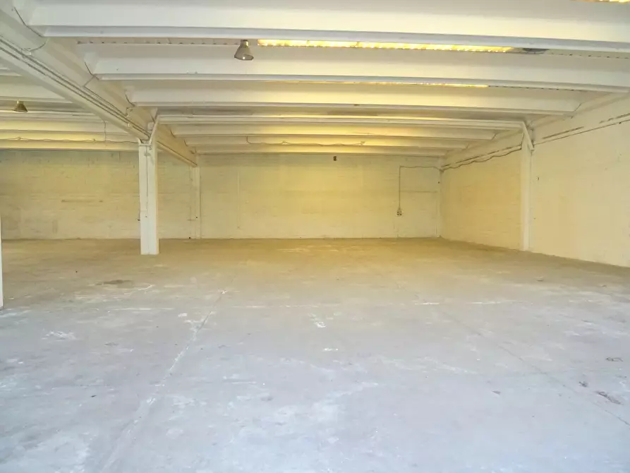 Immagine 13 di Attività artigianale in vendita  a Monte Porzio