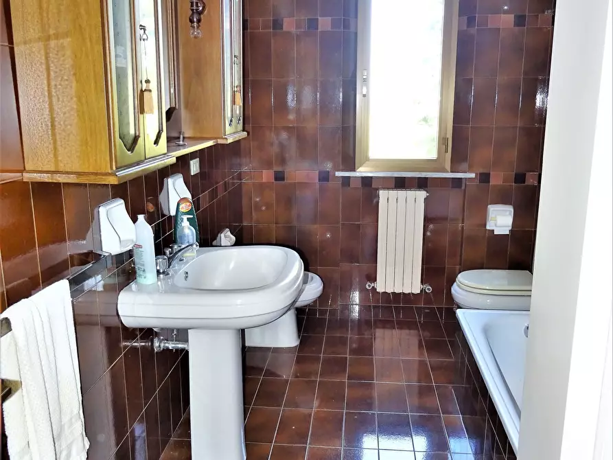 Immagine 20 di Villa in vendita  a Montemarciano