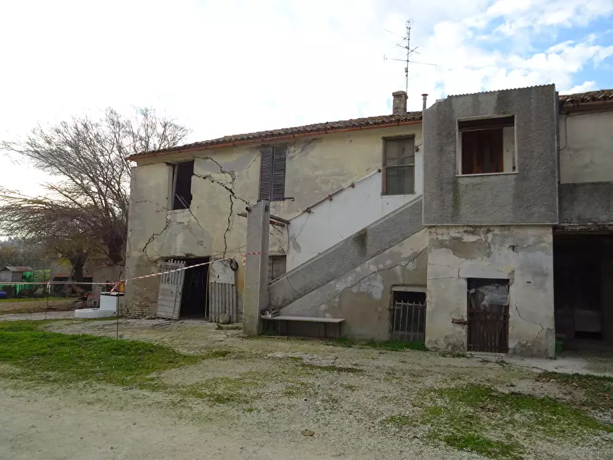 Immagine 27 di Rustico / casale in vendita  a Senigallia