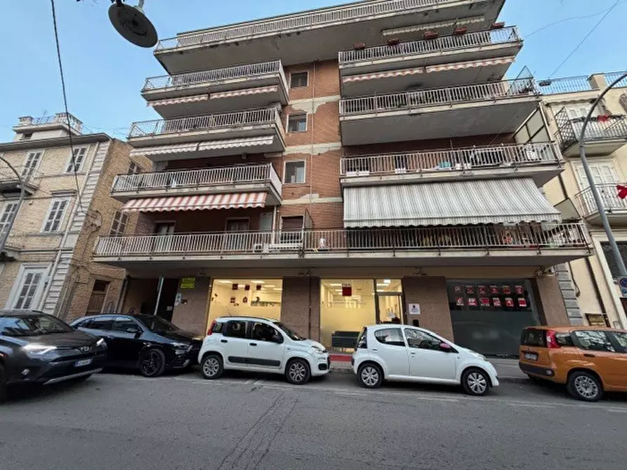 Immagine 2 di Garage in vendita  in via ugo bassi 87 a San Benedetto Del Tronto