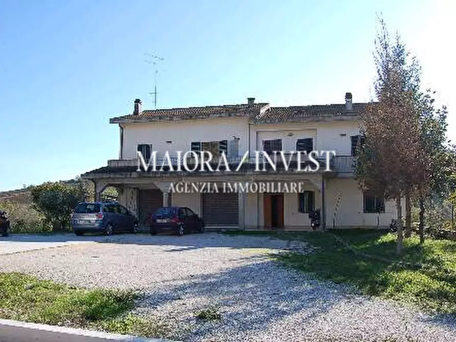 Immagine 3 di Rustico / casale in vendita  a Carassai