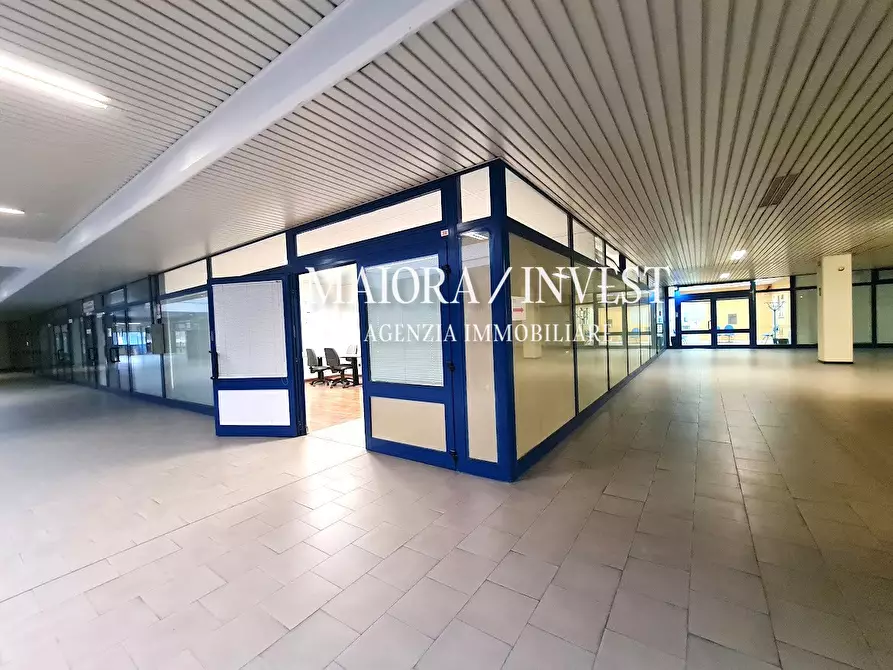 Immagine 14 di Ufficio in vendita  a San Benedetto Del Tronto