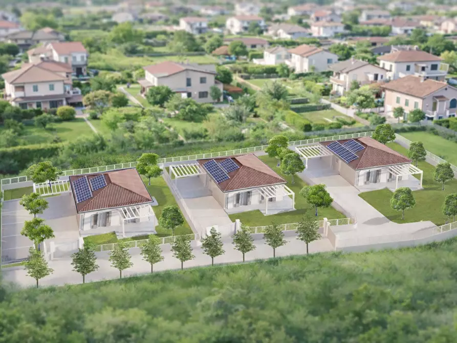 Immagine 1 di Terreno edificabile in vendita  in Via Isola 116 a Ortonovo