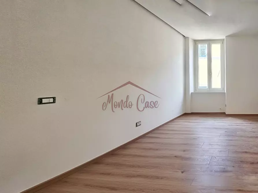 Immagine 23 di Trilocale in vendita  in Piazza Giacomo Matteotti 29 a Sarzana