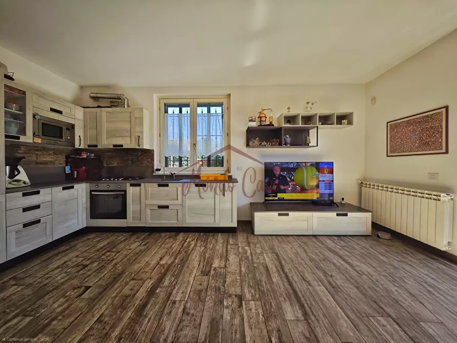 Immagine 14 di Pentalocale in vendita  in Via Socrate Benacci 29 a Sarzana