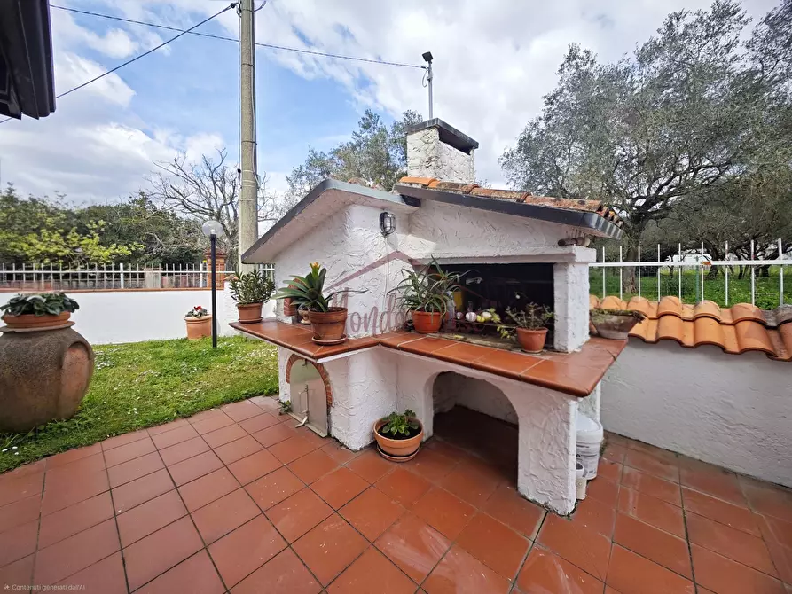Immagine 52 di Porzione di casa in vendita  a Fosdinovo