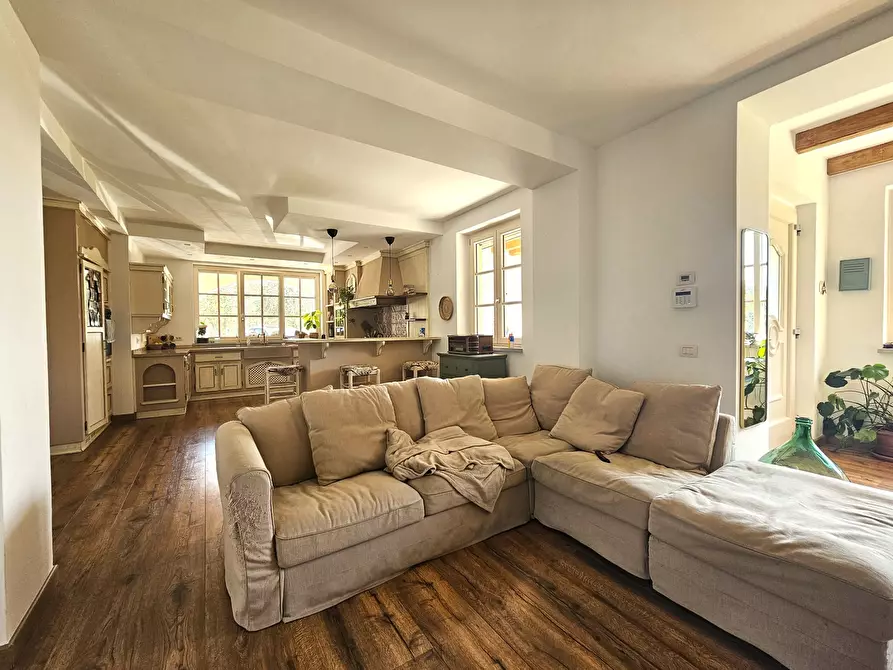 Immagine 17 di Villa in vendita  in Via Luparello 5 a Sarzana