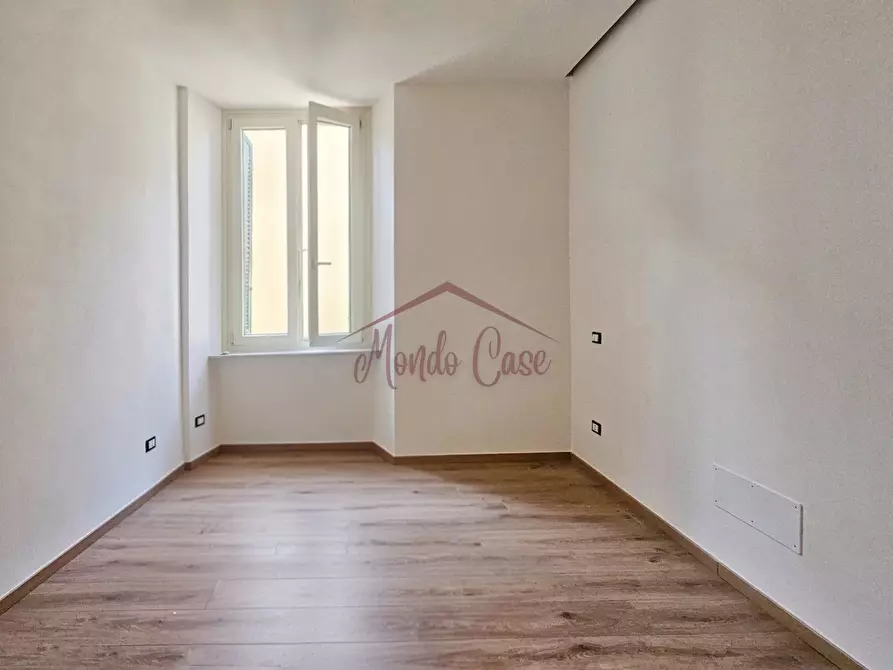 Immagine 41 di Trilocale in vendita  in Piazza Giacomo Matteotti 29 a Sarzana