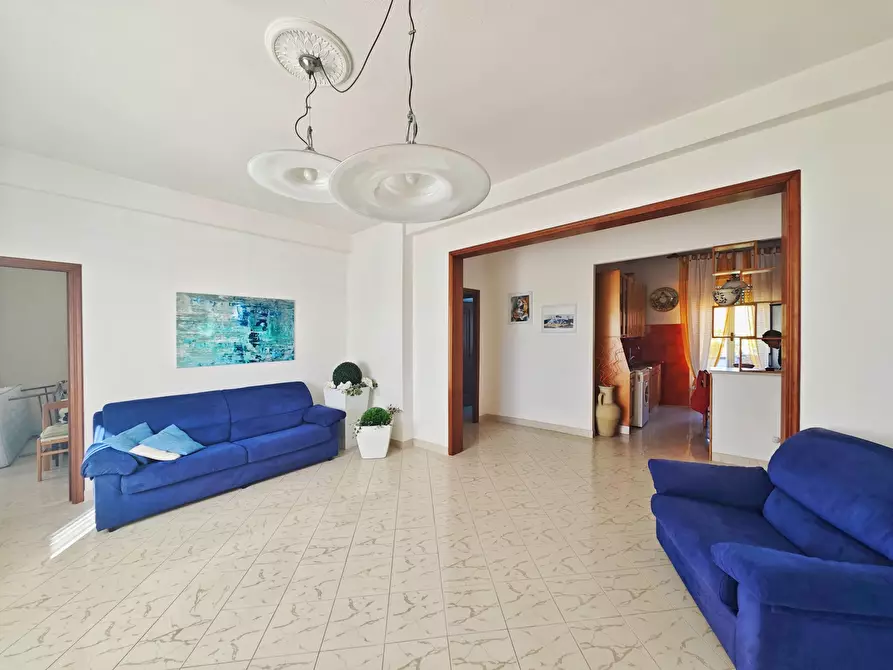 Immagine 6 di Quadrilocale in vendita  in Piazza Giacomo Matteotti 8 a Sarzana