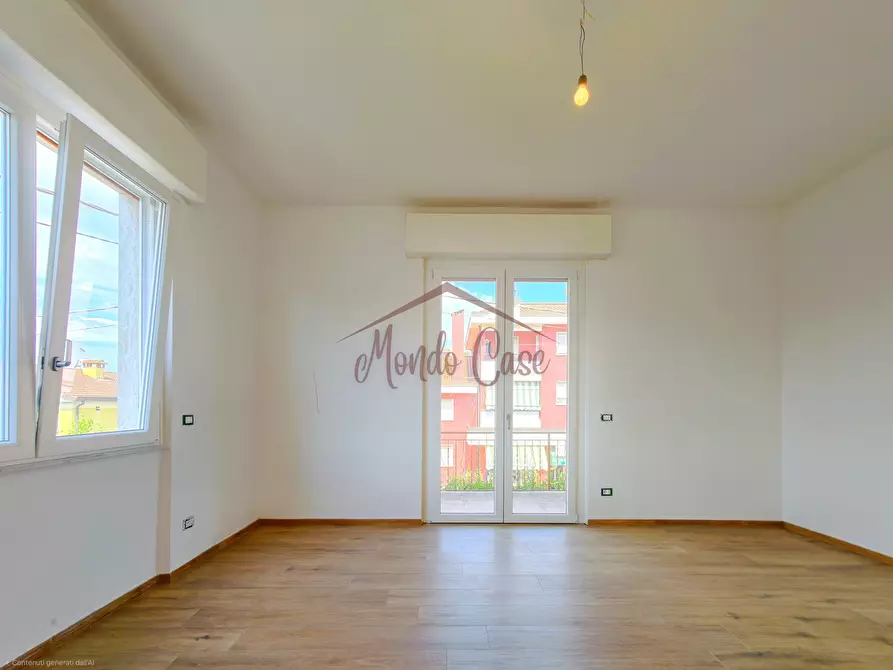Immagine 10 di Porzione di casa in vendita  in Via dei Molini 148 a Sarzana