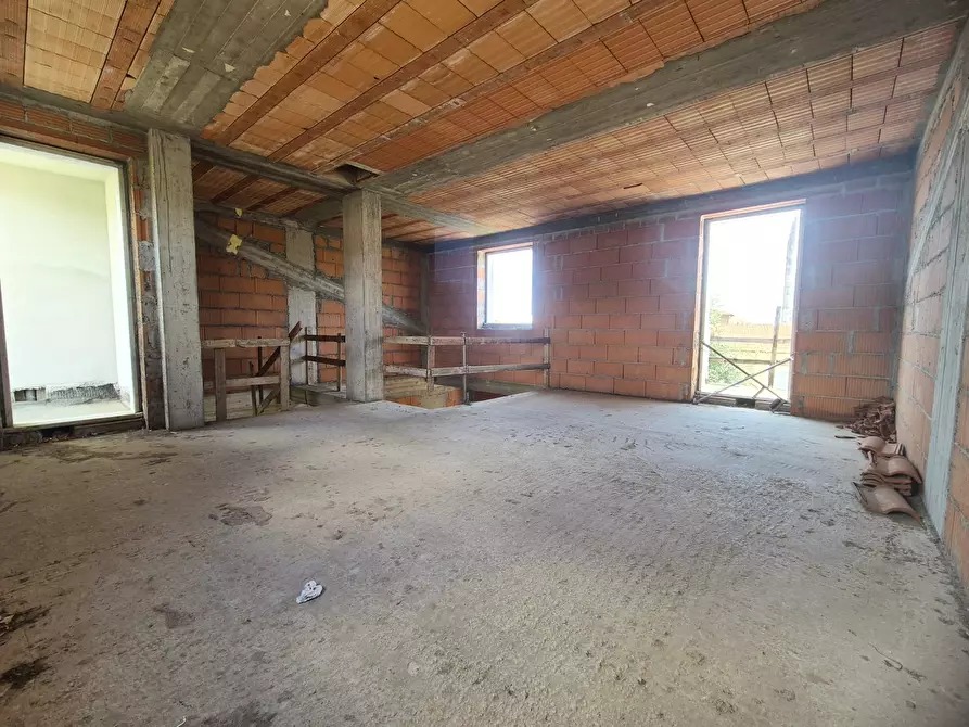 Immagine 16 di Villetta a schiera in vendita  in Via Bozzi 103 a Ortonovo