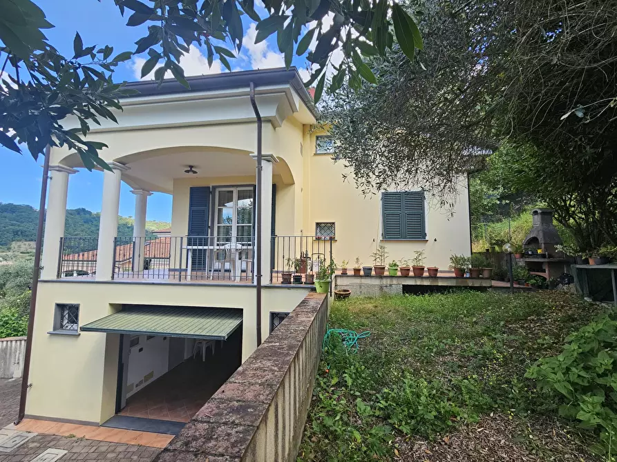 Immagine 50 di Villa in vendita  a Sarzana