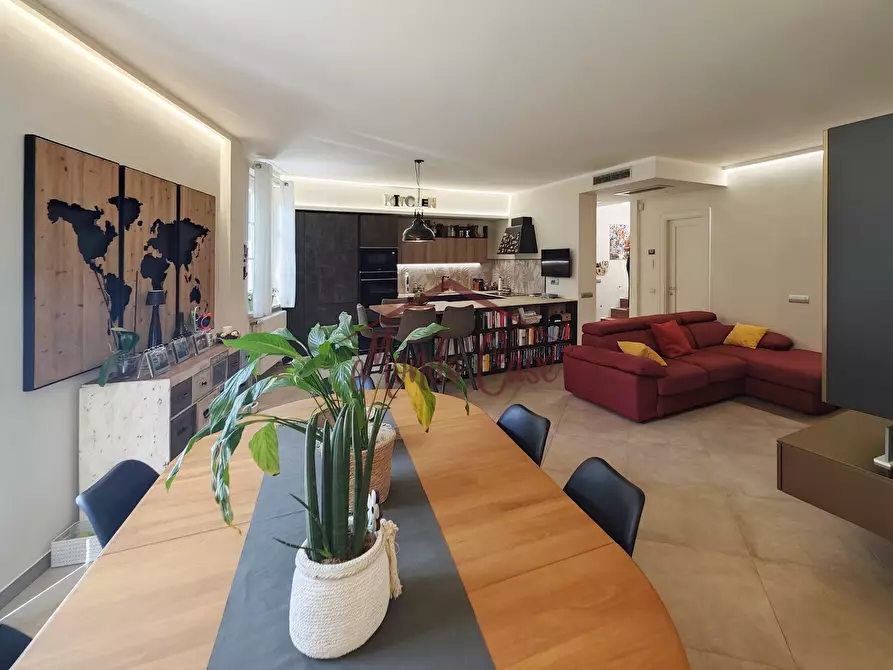 Immagine 10 di Attico in vendita  in Via Bertoloni 2 a Sarzana