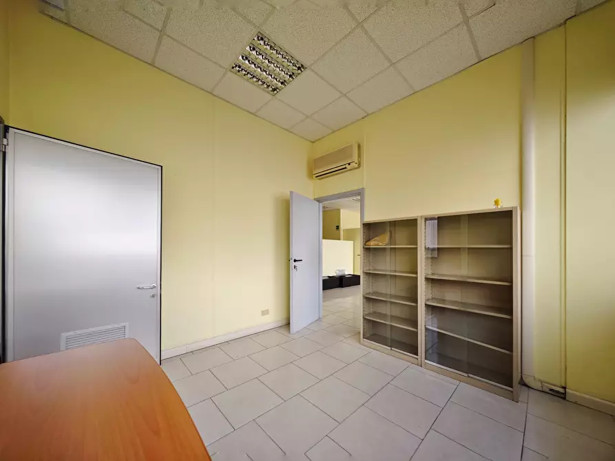 Immagine 29 di Ufficio in vendita  in Via Brigata Partigiana Ugo Muccini 92 a Sarzana