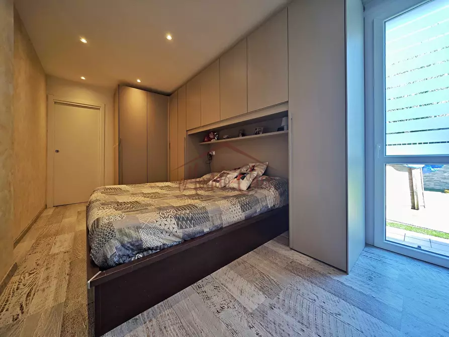 Immagine 29 di Pentalocale in vendita  in Via Socrate Benacci 29 a Sarzana