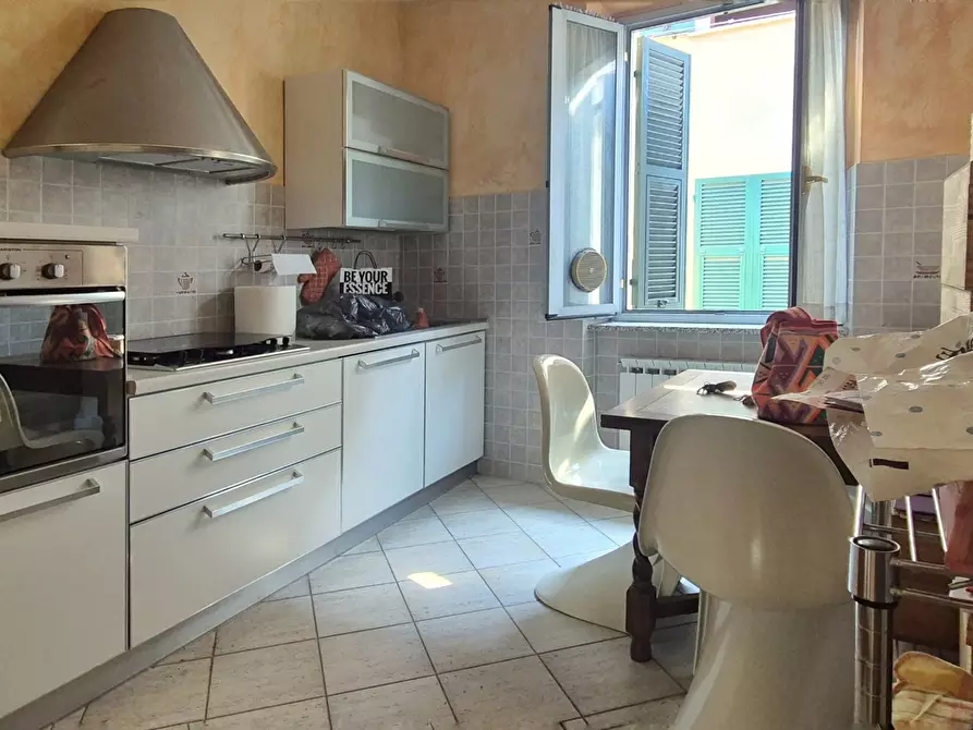 Immagine 1 di Trilocale in vendita  in Via Roma 64 a Santo Stefano Di Magra