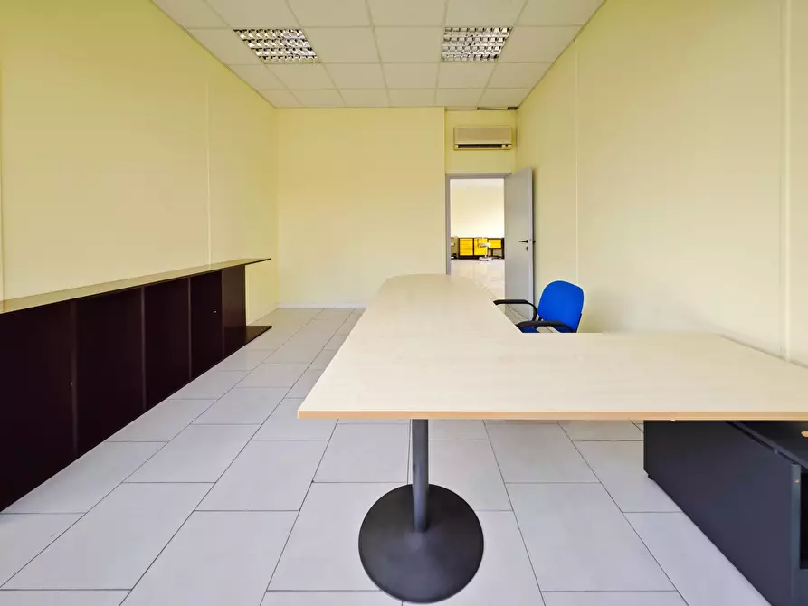 Immagine 22 di Ufficio in vendita  in Via Brigata Partigiana Ugo Muccini 92 a Sarzana