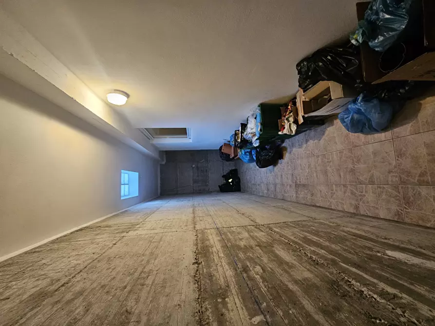 Immagine 43 di Villa in vendita  a Sarzana