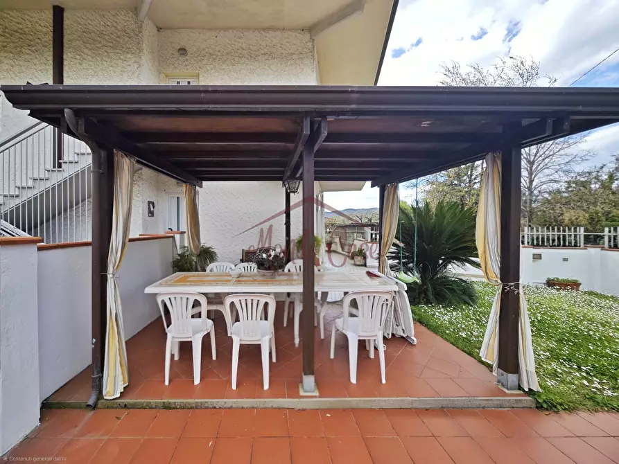 Immagine 54 di Porzione di casa in vendita  a Fosdinovo