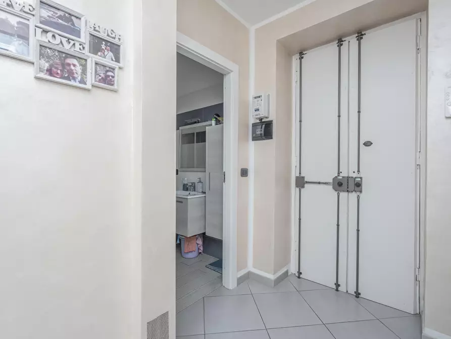 Immagine 8 di Trilocale in vendita  in Corso Novara 17 a Torino